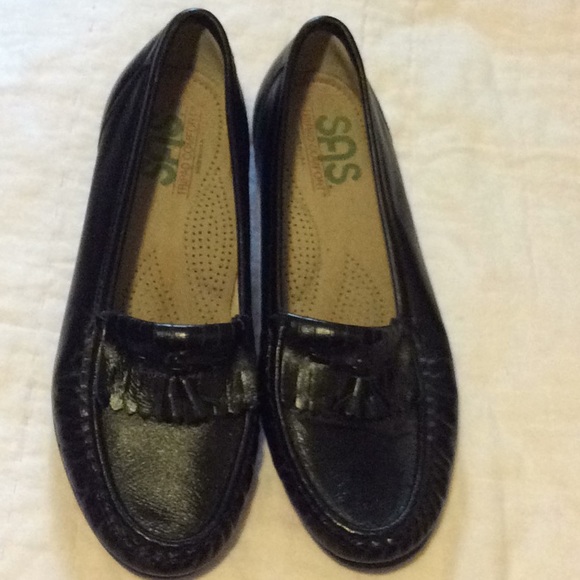 SAS Shoes - Women’s SAS slip-ons, black, size 8 1/2 W